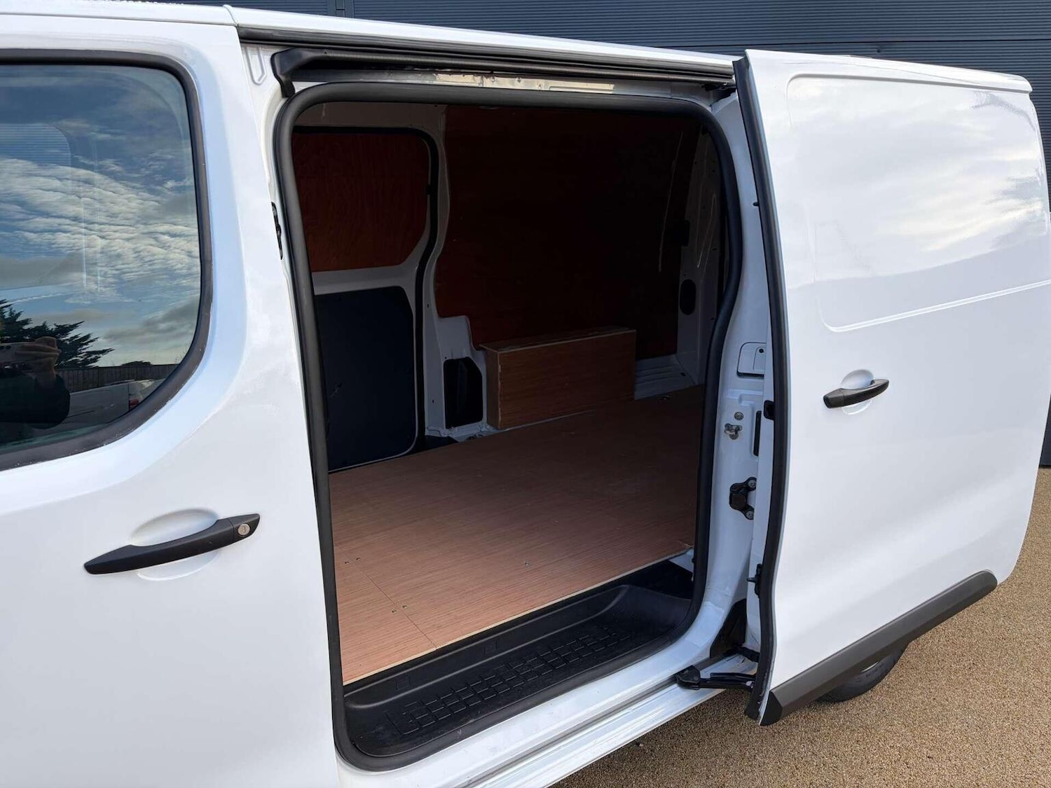 Used Vauxhall Vivaro 2022 for sale - 76963314: Photo 4