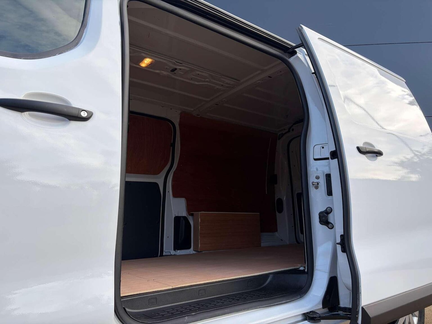 Used Vauxhall Vivaro 2022 for sale - 76963314: Photo 5