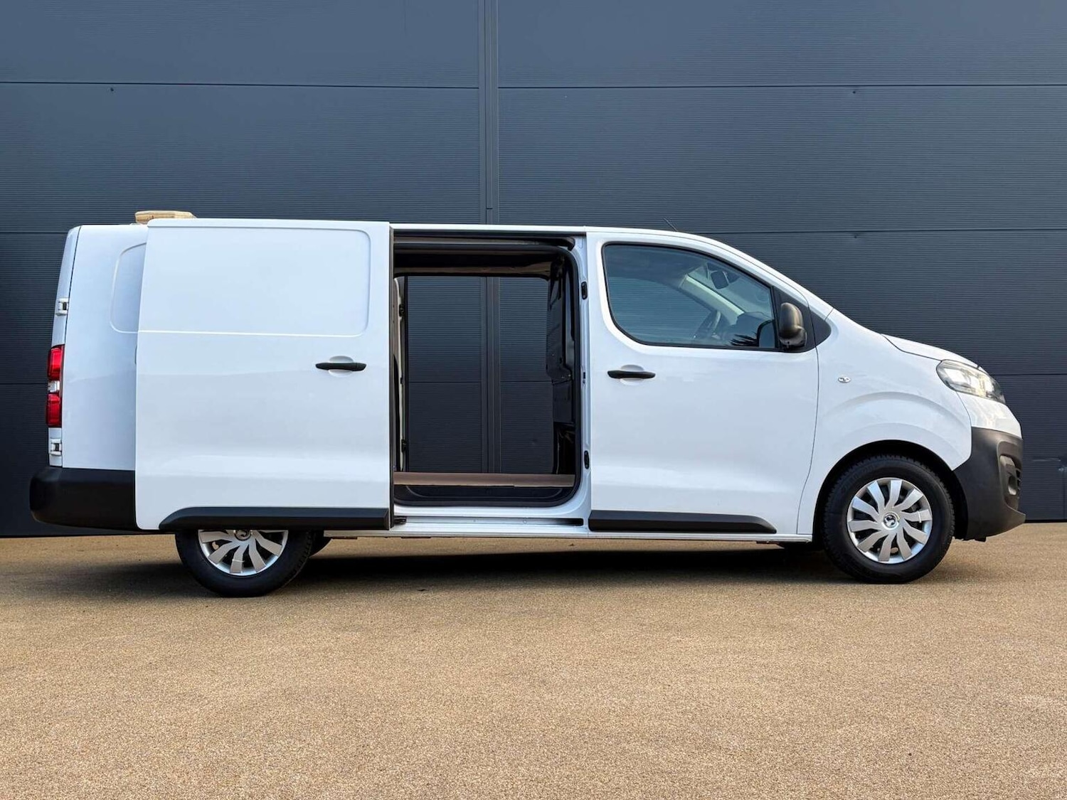 Used Vauxhall Vivaro 2022 for sale - 77329113: Photo 14