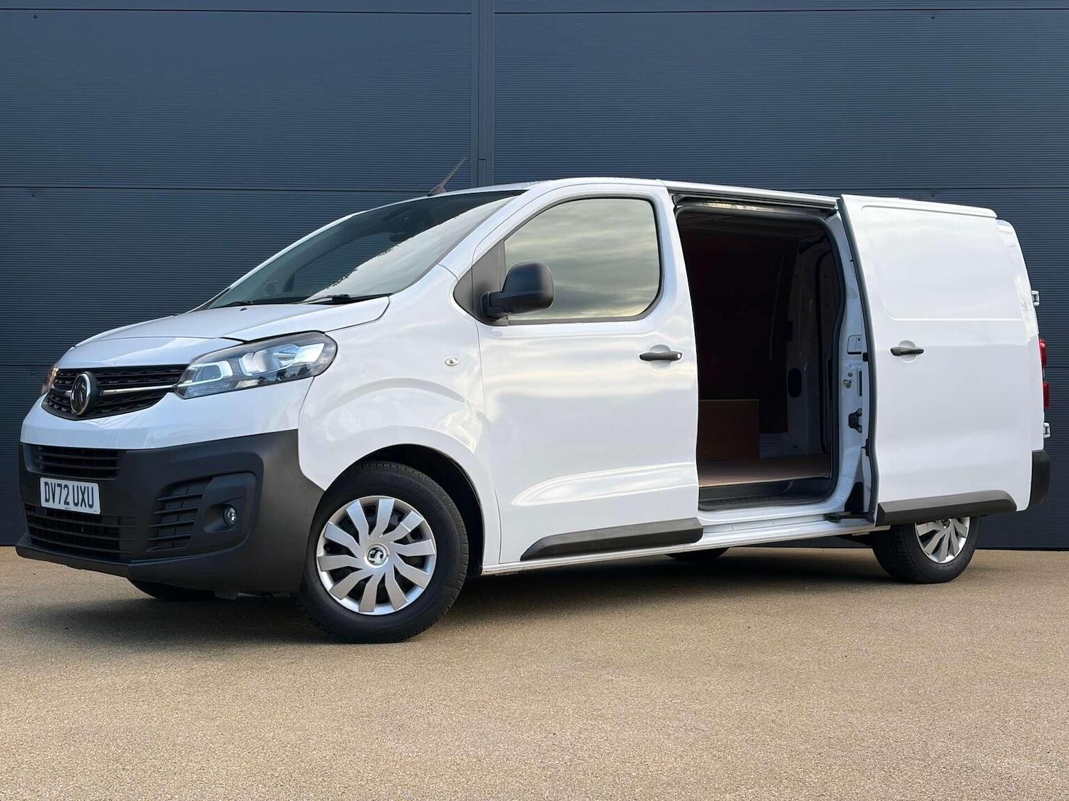 Used Vauxhall Vivaro 2022 for sale - 77329113: Photo 8