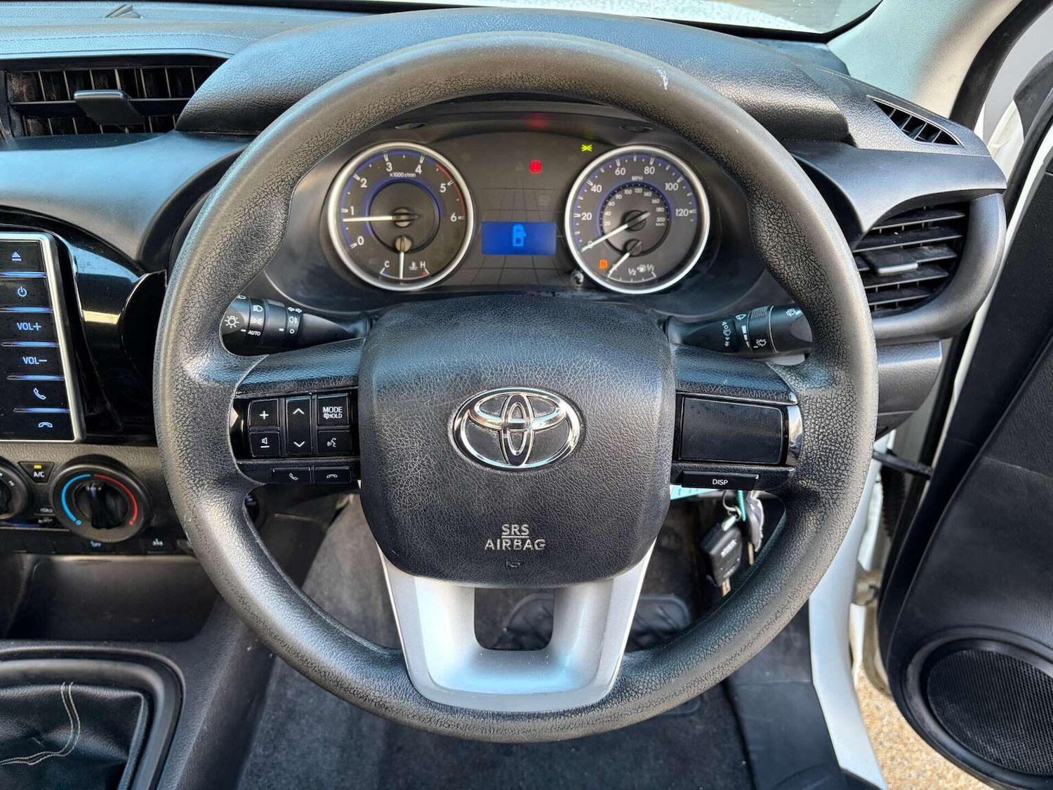 Used Toyota Hilux 2019 for sale - 77251155: Photo 28