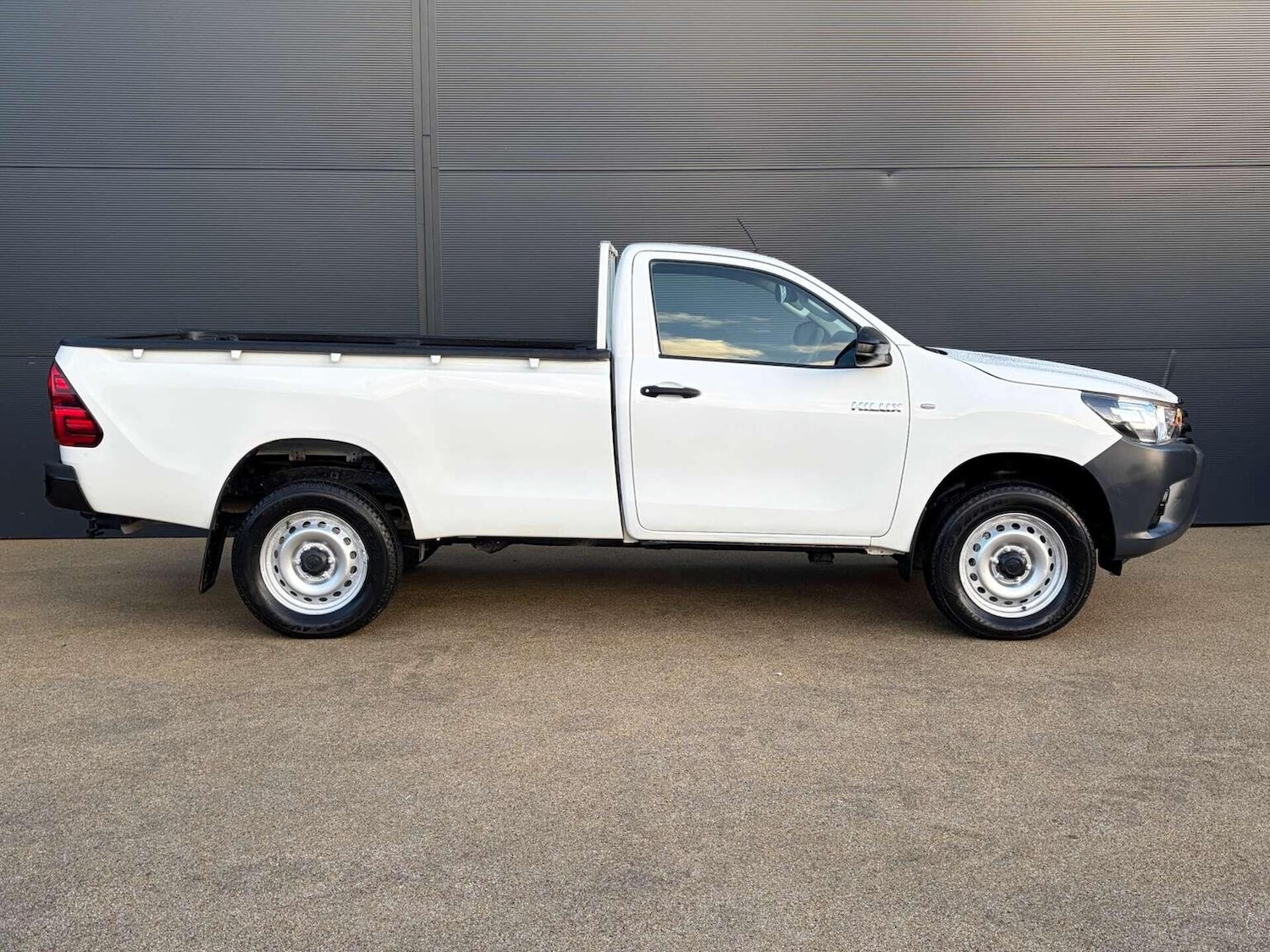 Used Toyota Hilux 2019 for sale - 77251155: Photo 7