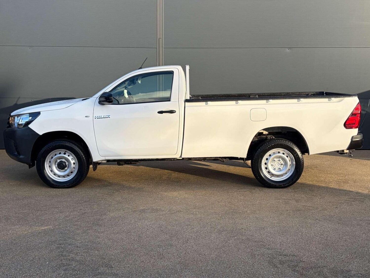 Used Toyota Hilux 2019 for sale - 77251155: Photo 8