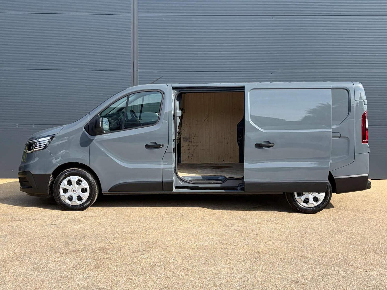 Used Renault Trafic 2024 for sale - 77997234: Photo 11