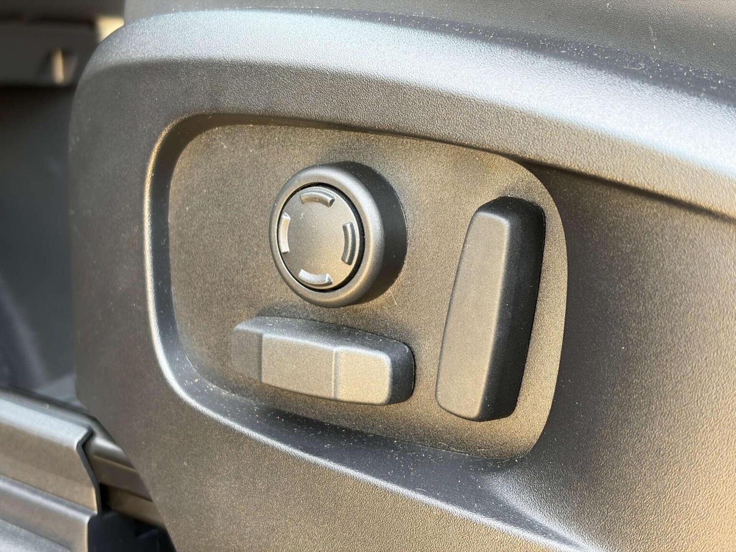 Used Land Rover Defender 2022 for sale - 77851438: Photo 4