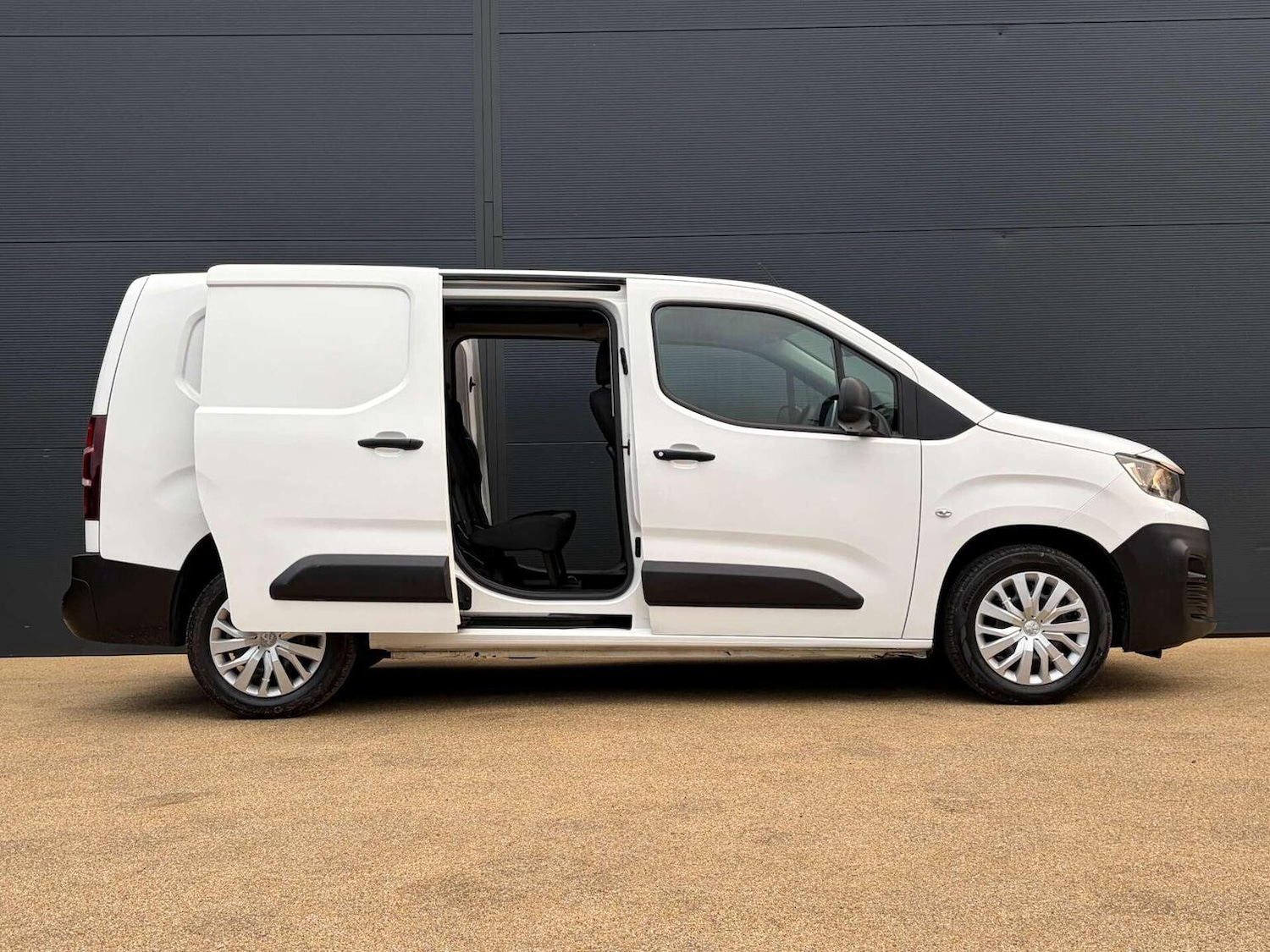 Used Peugeot Partner 2021 for sale - 76911136: Photo 11