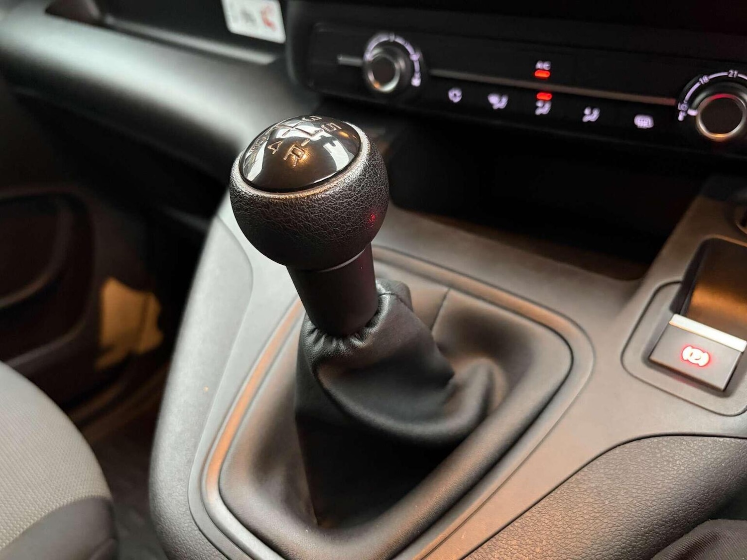 Used Peugeot Partner 2021 for sale - 76911136: Photo 31