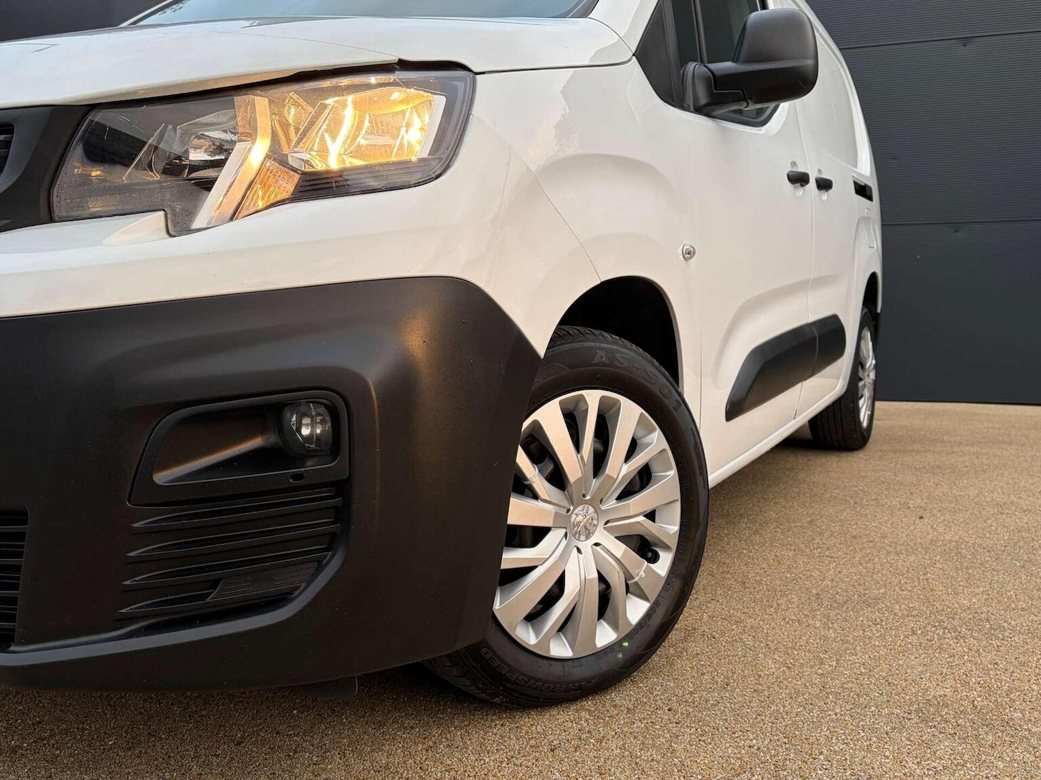 Used Peugeot Partner 2021 for sale - 76911136: Photo 8