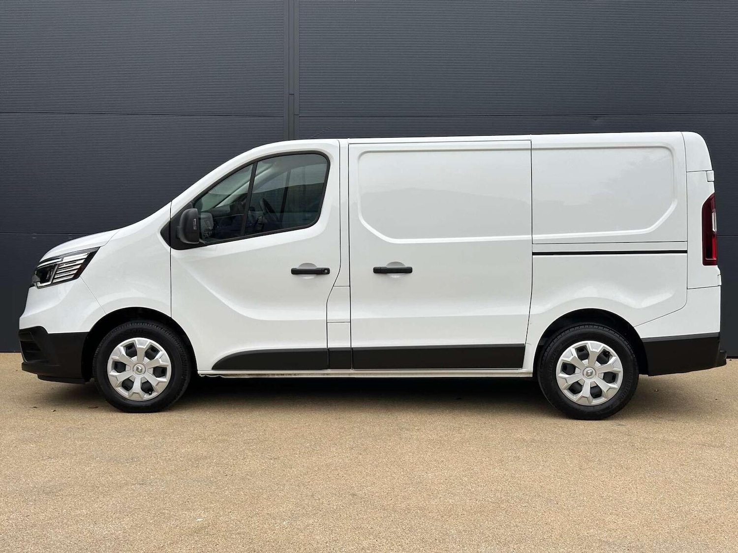 Used Renault Trafic 2023 for sale - 76618577: Photo 11