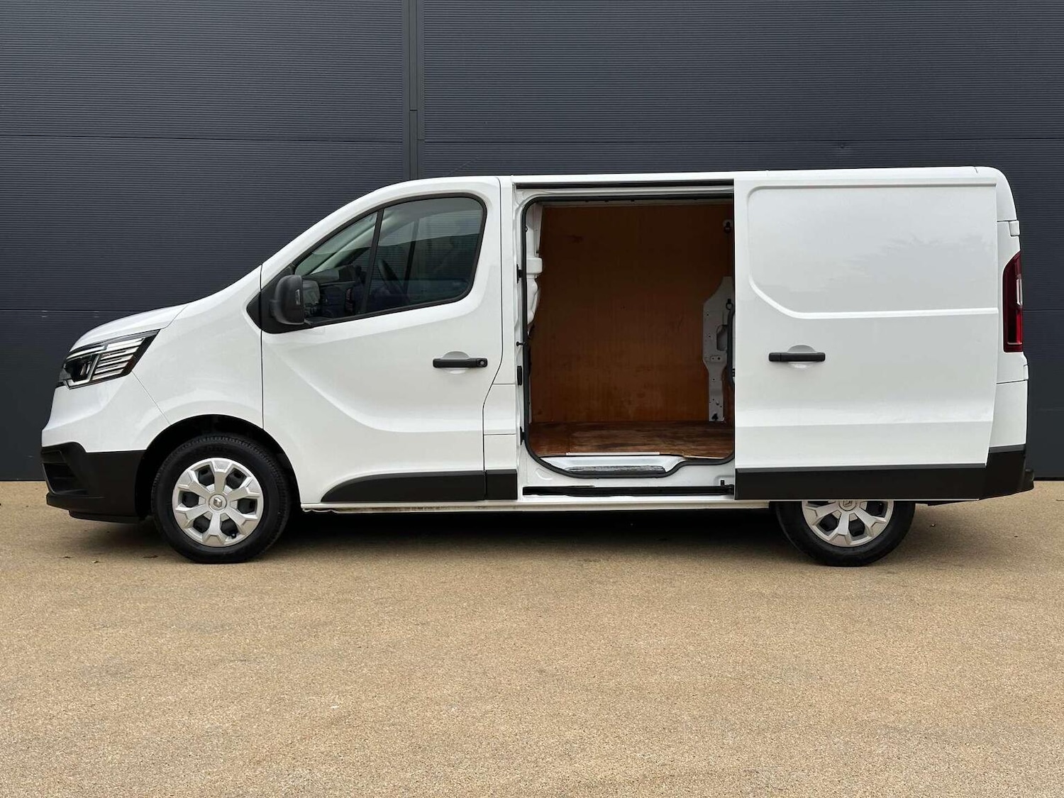 Used Renault Trafic 2023 for sale - 76618577: Photo 12