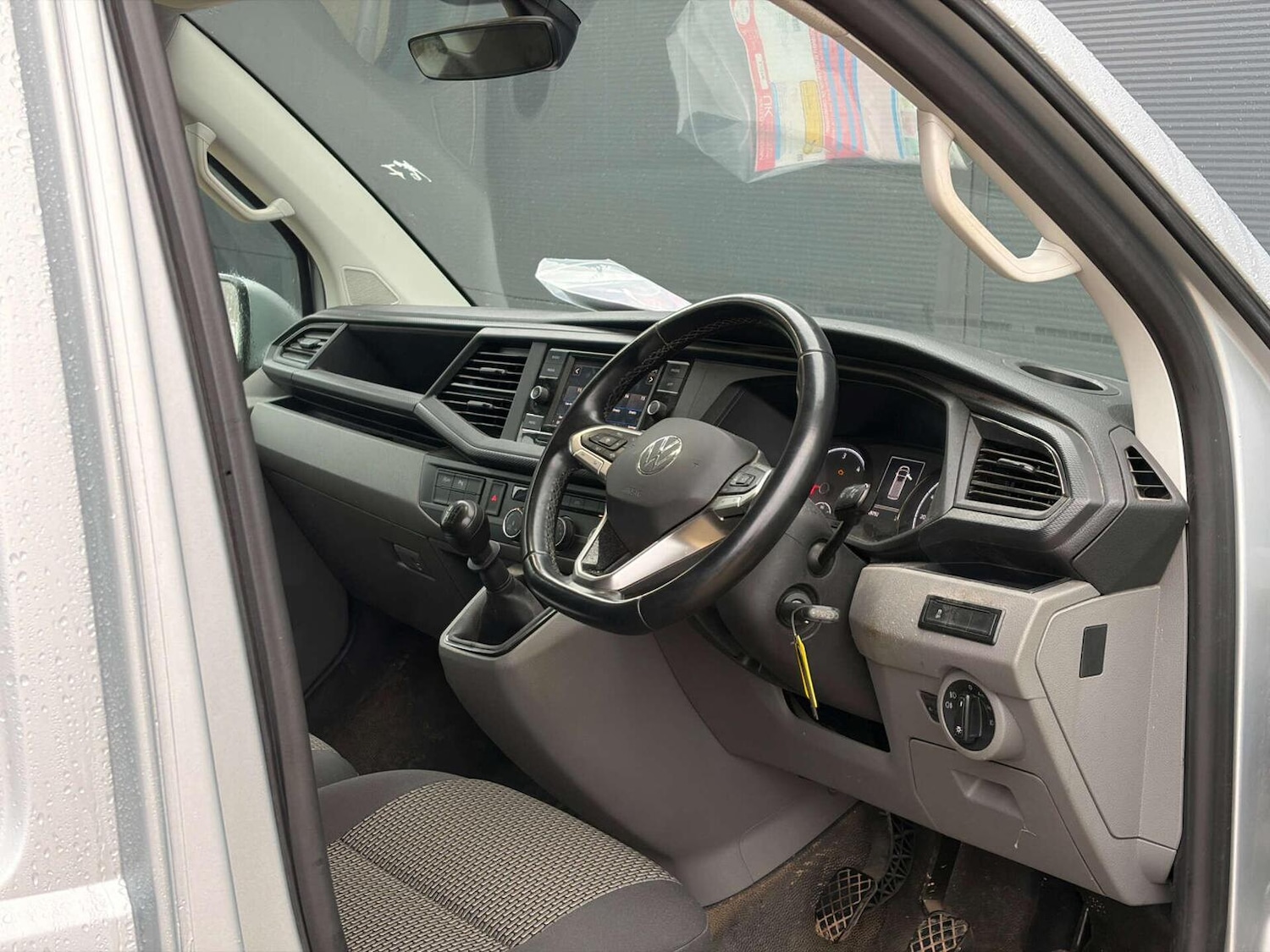 Used Volkswagen Transporter 2023 for sale - 77264522: Photo 2