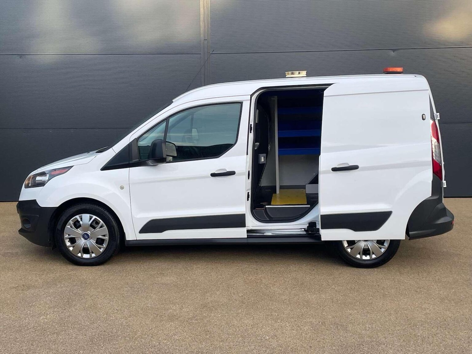 Used Ford Transit Connect 2017 for sale - 76427967: Photo 14