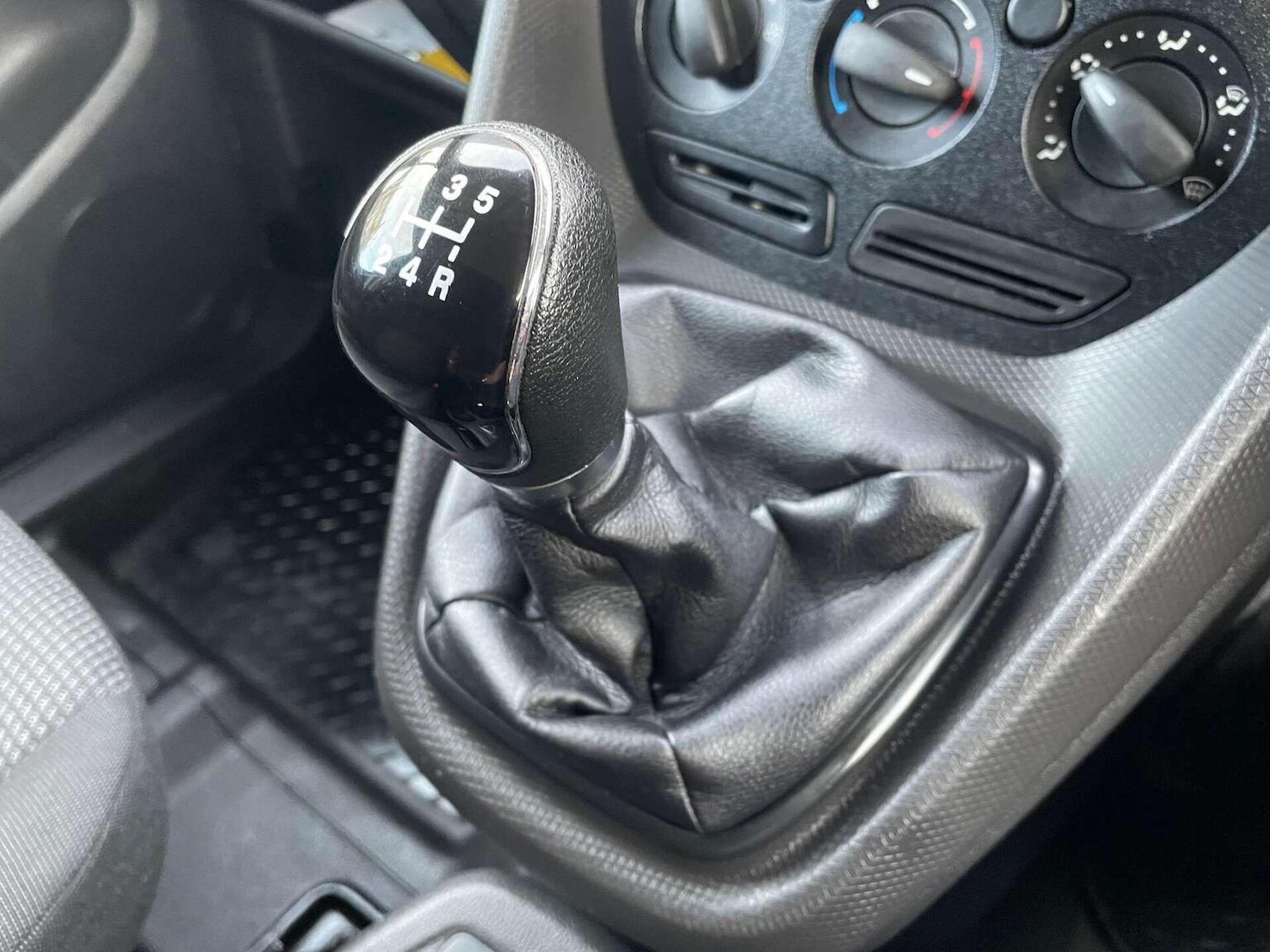 Used Ford Transit Connect 2017 for sale - 76427967: Photo 19