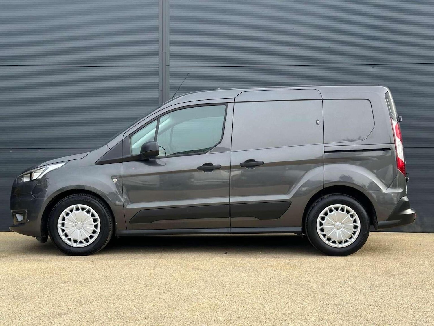Used Ford Transit Connect 2020 for sale - 77595431: Photo 2