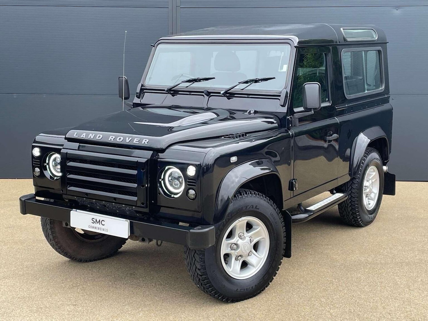 Used Land Rover Defender 90 2010 for sale - 76427965: Photo 1