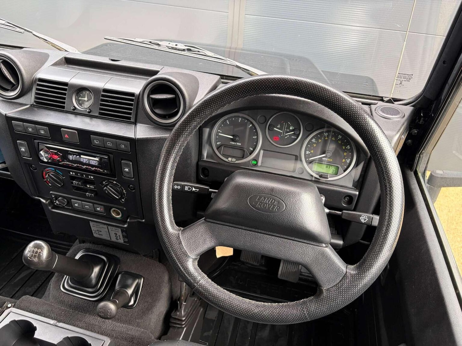 Used Land Rover Defender 90 2010 for sale - 76427965: Photo 42