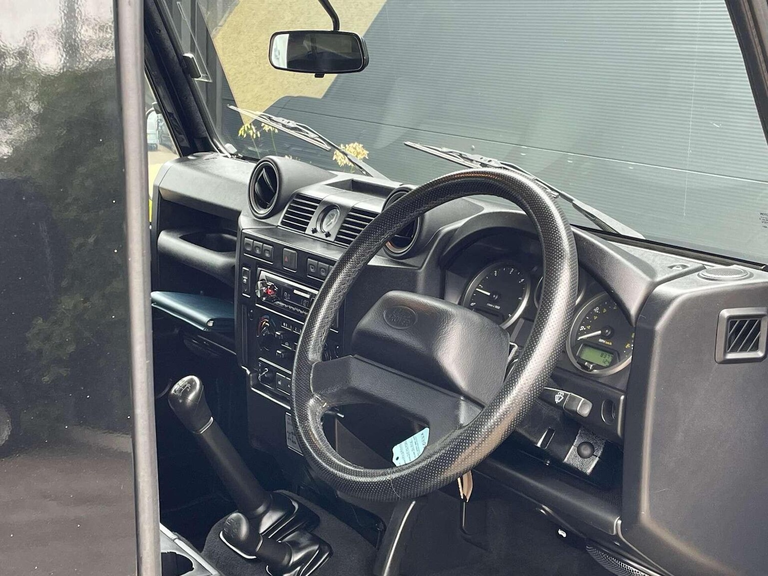 Used Land Rover Defender 90 2010 for sale - 76427965: Photo 8