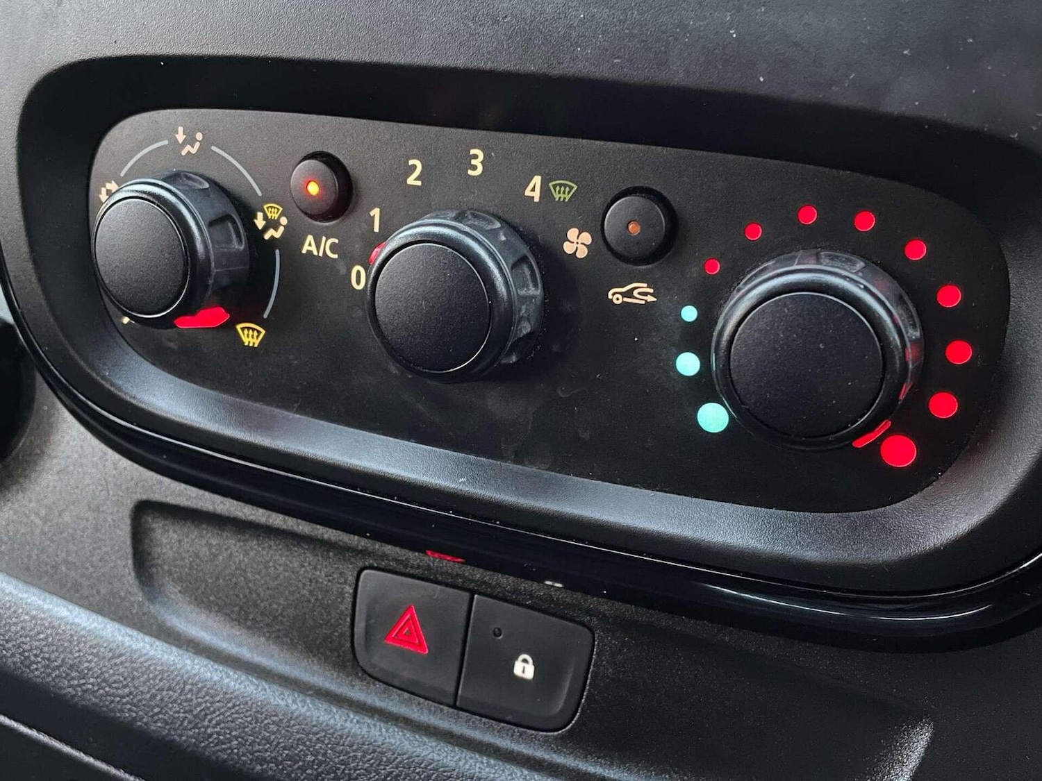 Used Vauxhall Vivaro 2018 for sale - 76836977: Photo 41