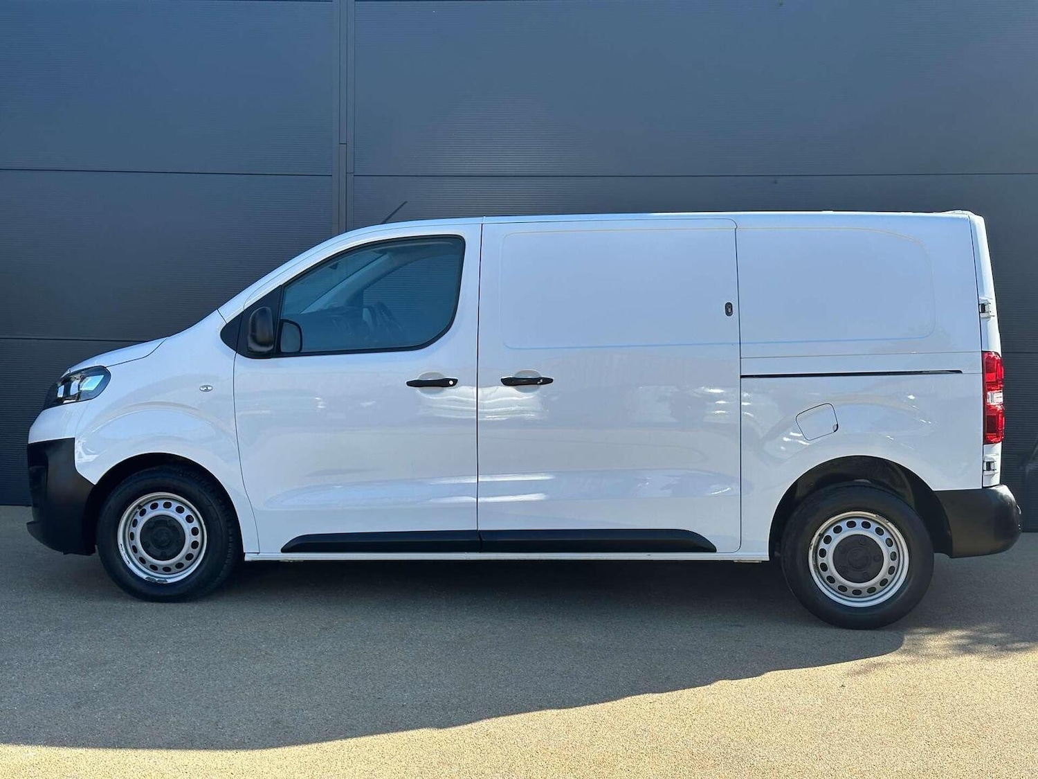 Used Vauxhall Vivaro 2022 for sale - 76427959: Photo 11