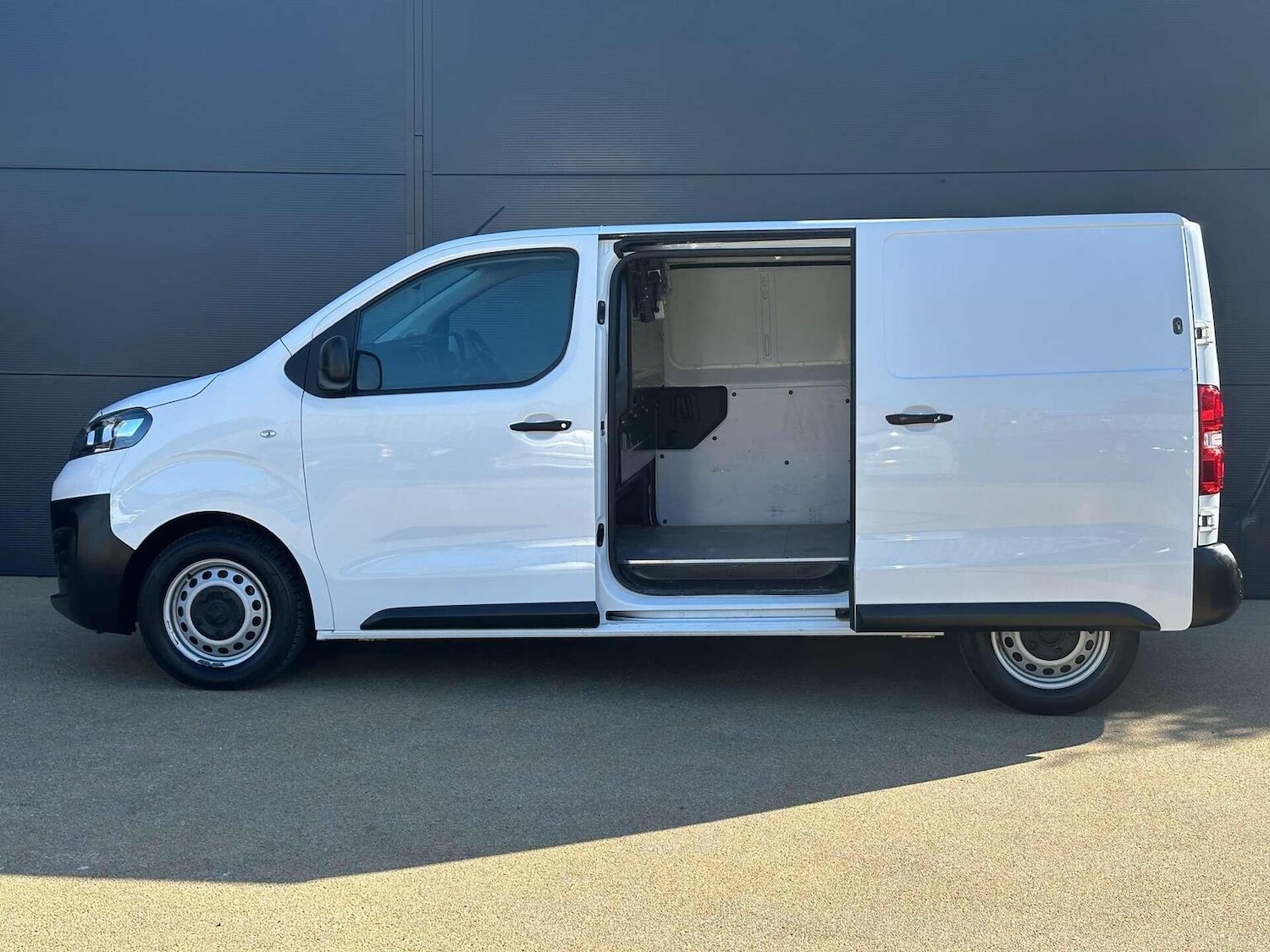 Used Vauxhall Vivaro 2022 for sale - 76427959: Photo 12