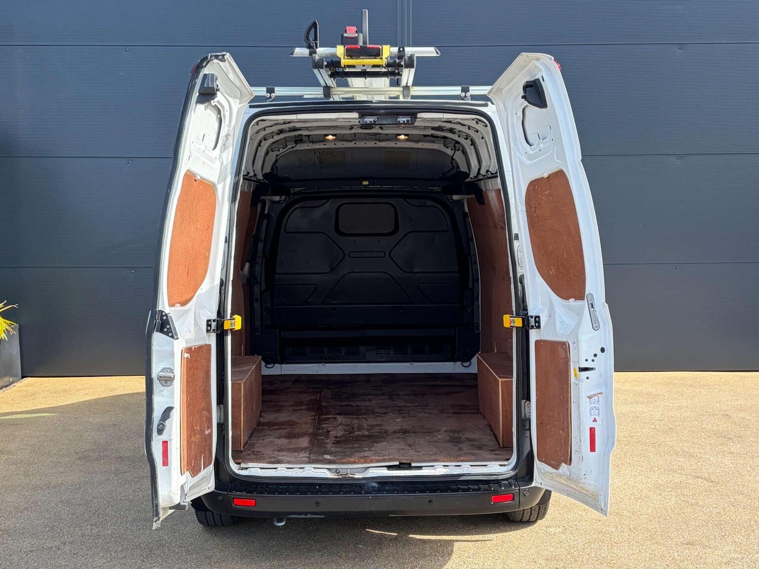 Used Ford Transit Custom 2021 for sale - 77888437: Photo 21