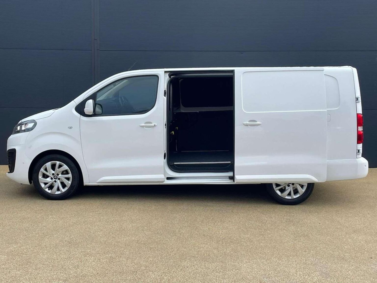 Used Citroen Dispatch 2020 for sale - 76427960: Photo 10