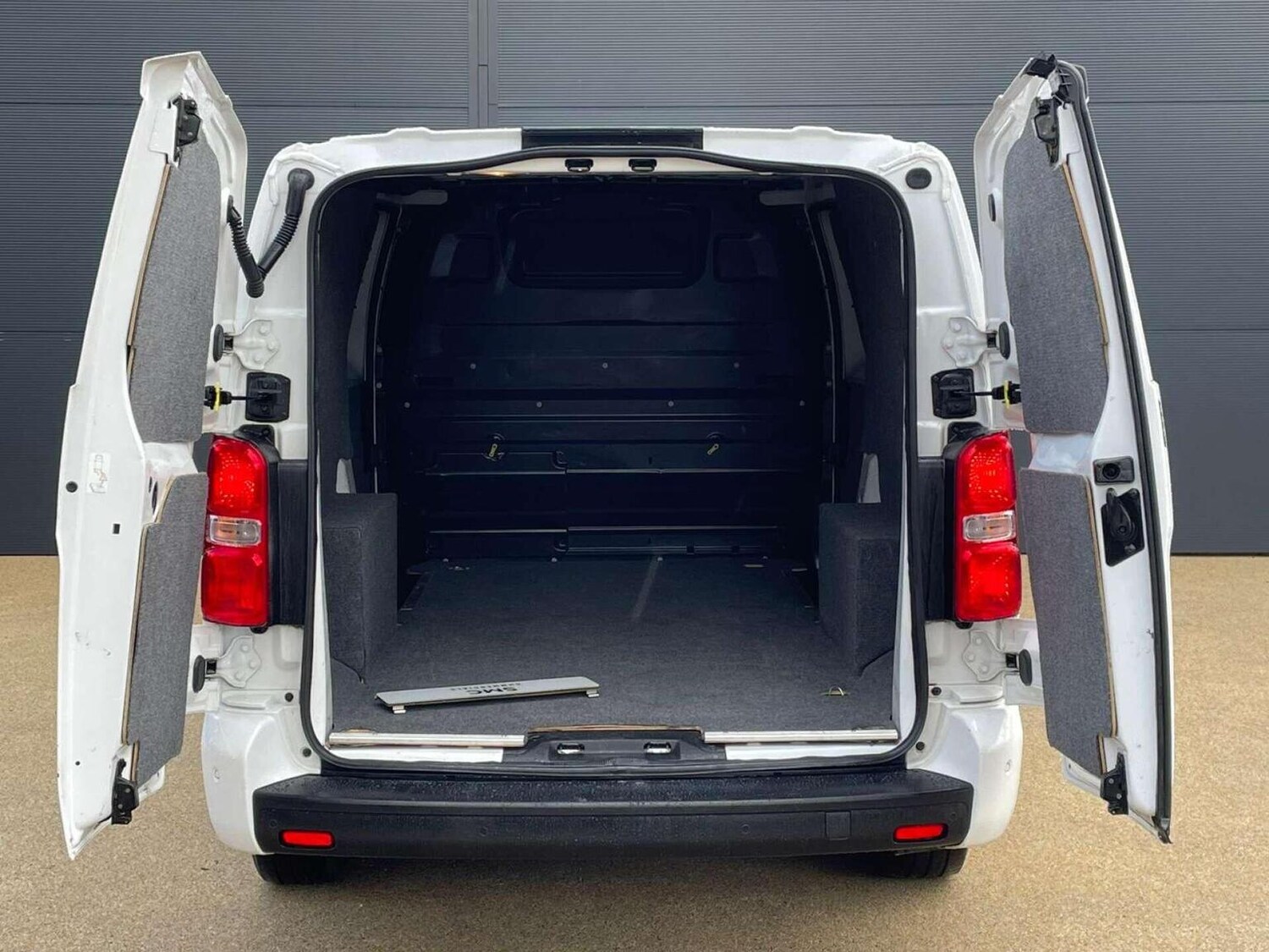 Used Citroen Dispatch 2020 for sale - 76427960: Photo 16