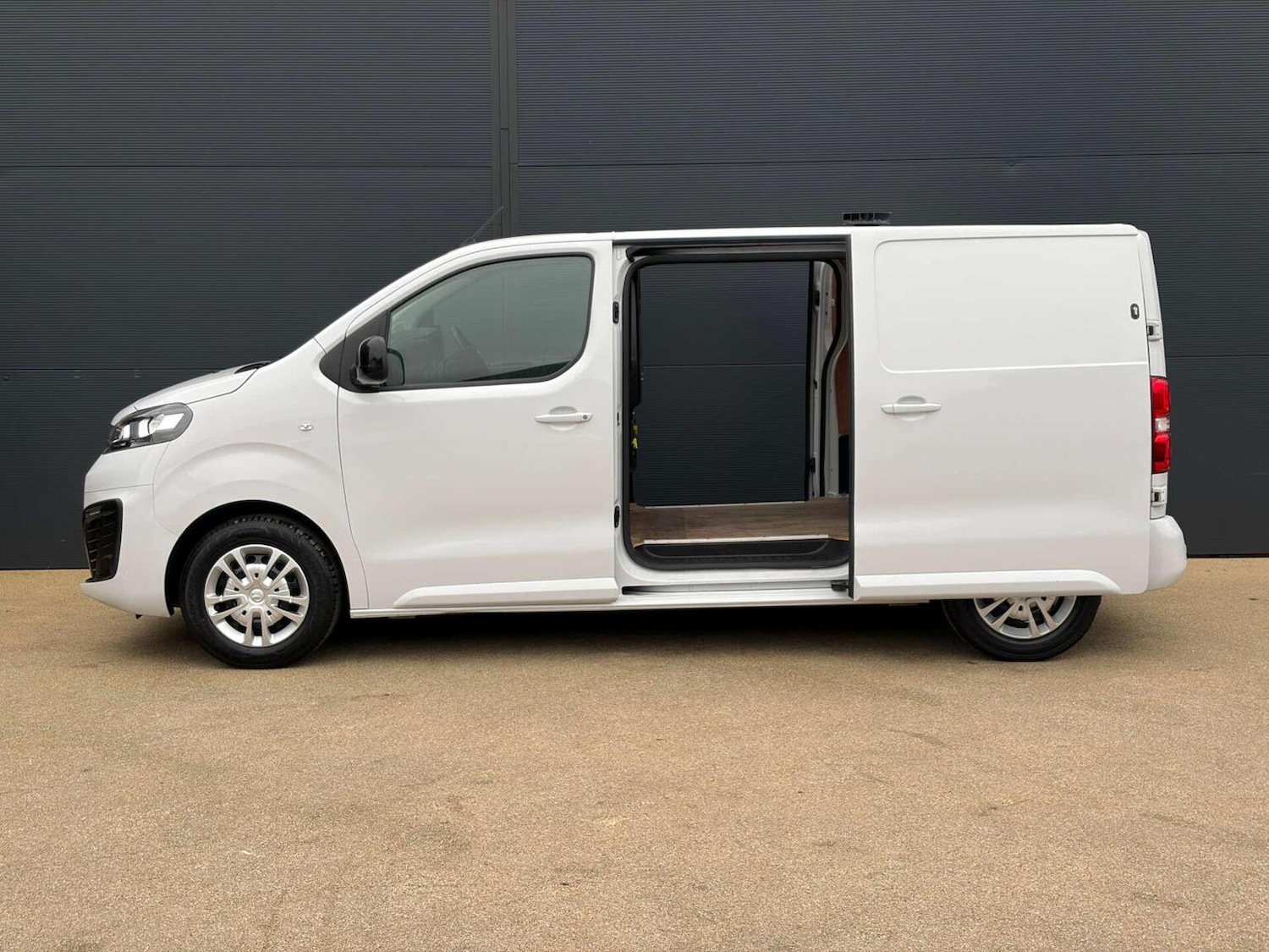 Used Vauxhall Vivaro 2022 for sale - 77802666: Photo 11