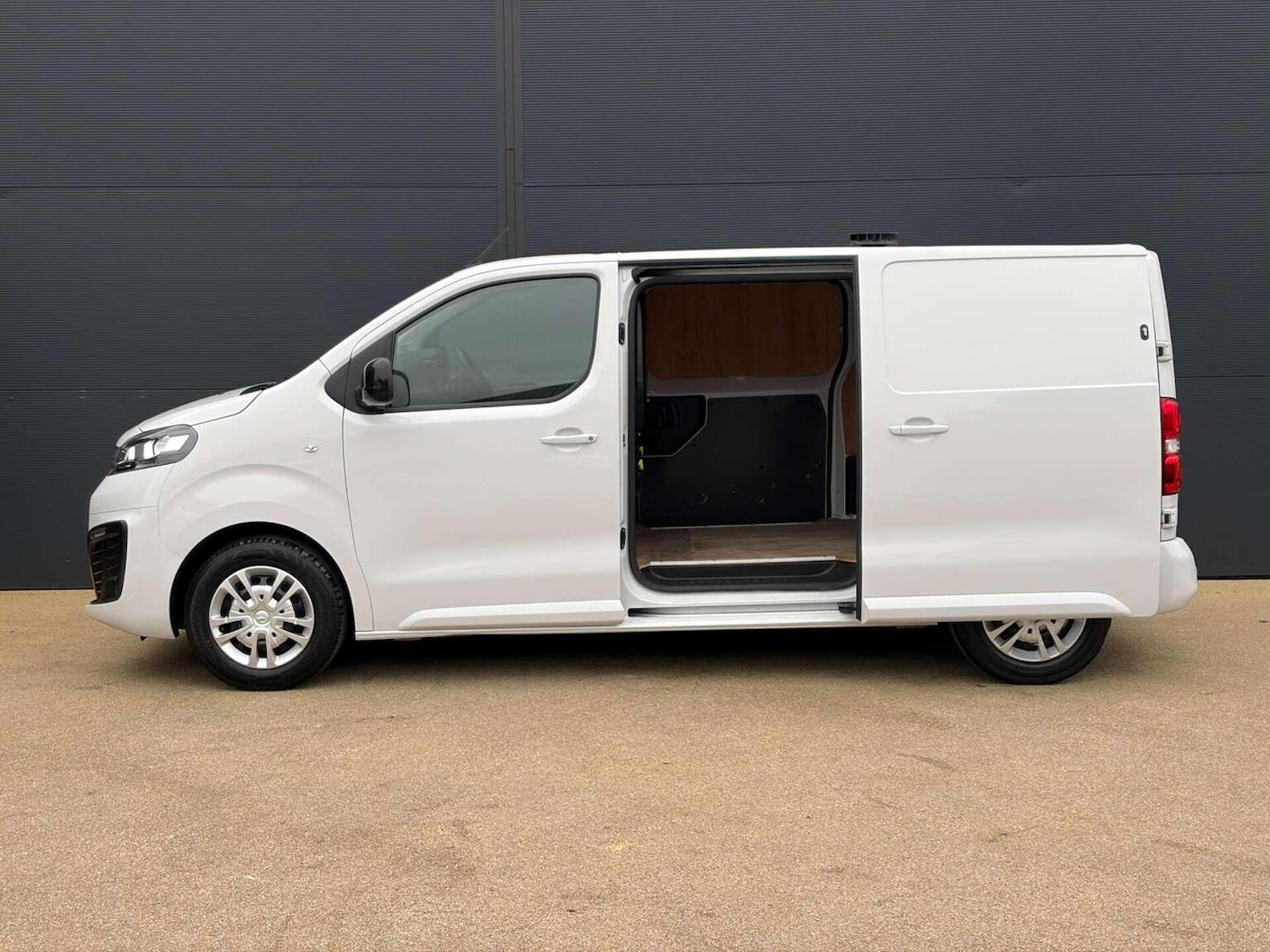 Used Vauxhall Vivaro 2022 for sale - 77802666: Photo 13