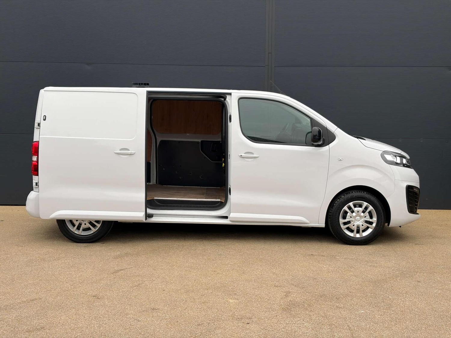 Used Vauxhall Vivaro 2022 for sale - 77802666: Photo 9