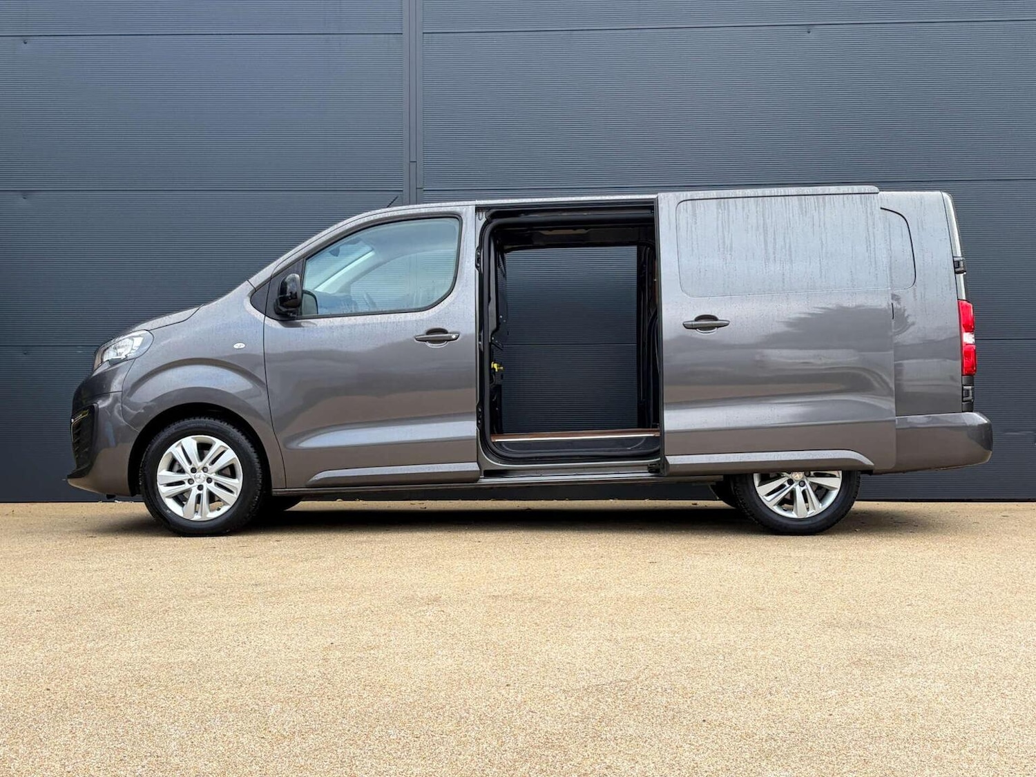 Used Peugeot Expert 2022 for sale - 77370622: Photo 11