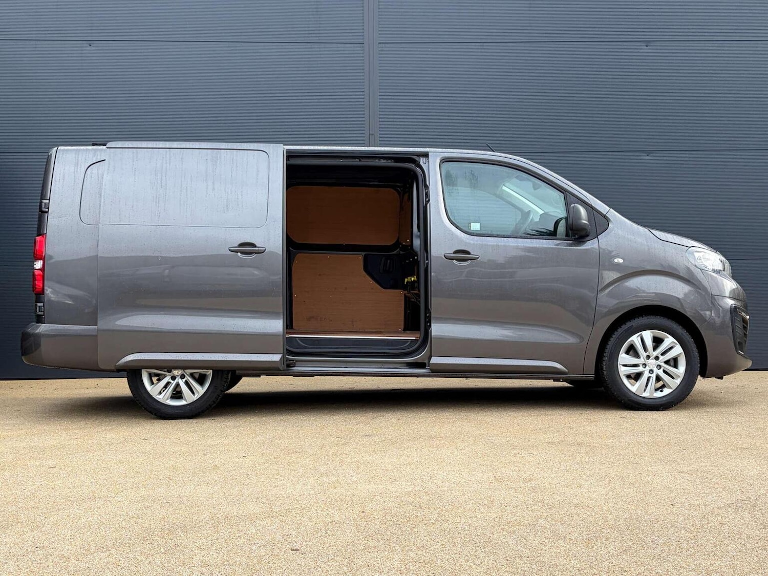 Used Peugeot Expert 2022 for sale - 77370622: Photo 9