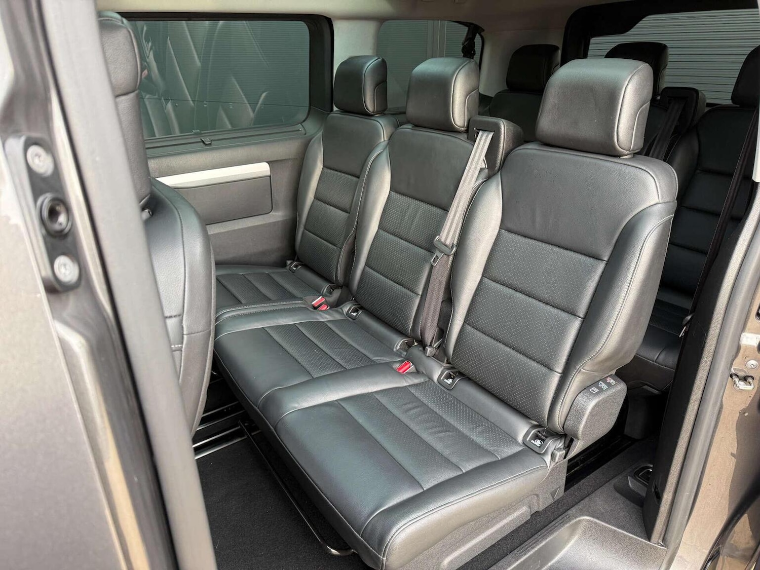 Used Peugeot Traveller 2023 for sale - 76427920: Photo 15