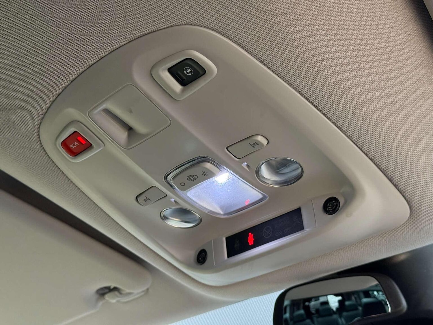 Used Peugeot Traveller 2023 for sale - 76427920: Photo 20