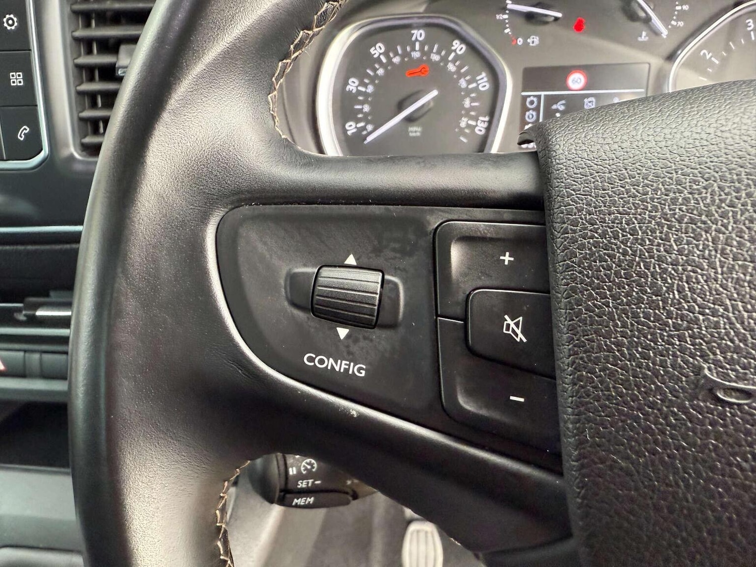 Used Peugeot Traveller 2023 for sale - 76427920: Photo 35