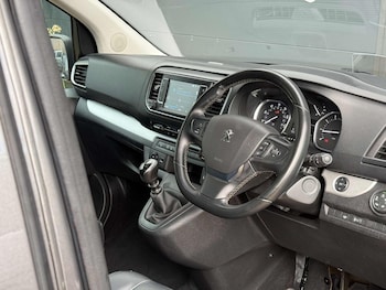 Used Peugeot Traveller 2020 for sale - 76427920: Photo