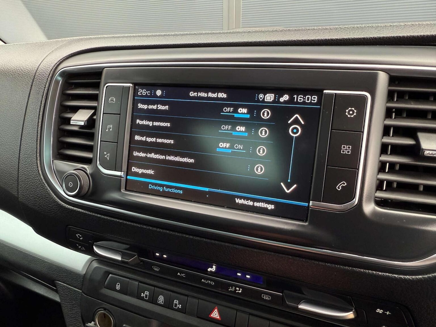 Used Peugeot Traveller 2023 for sale - 76427920: Photo 44