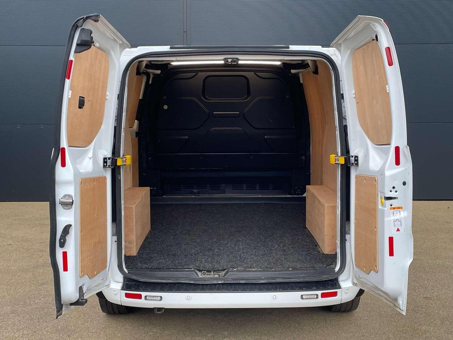 Used Ford Transit Custom 2022 for sale - 76427886: Photo 10