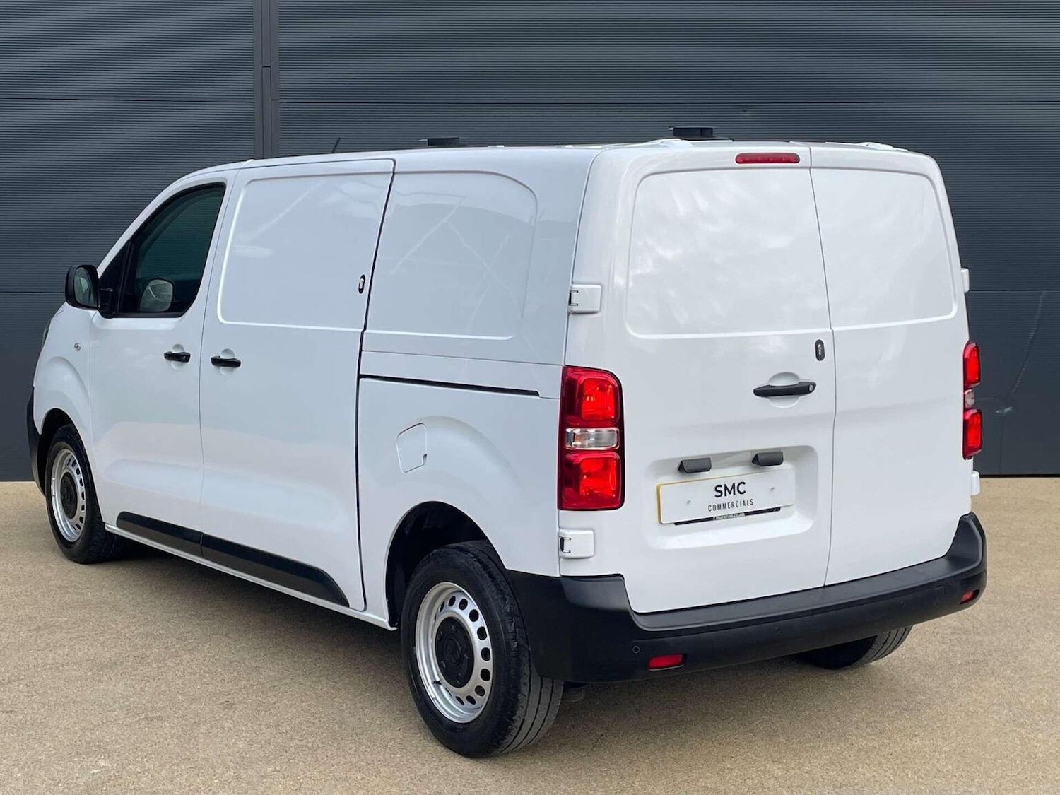 Used Vauxhall Vivaro 2022 for sale - 76427887: Photo 2