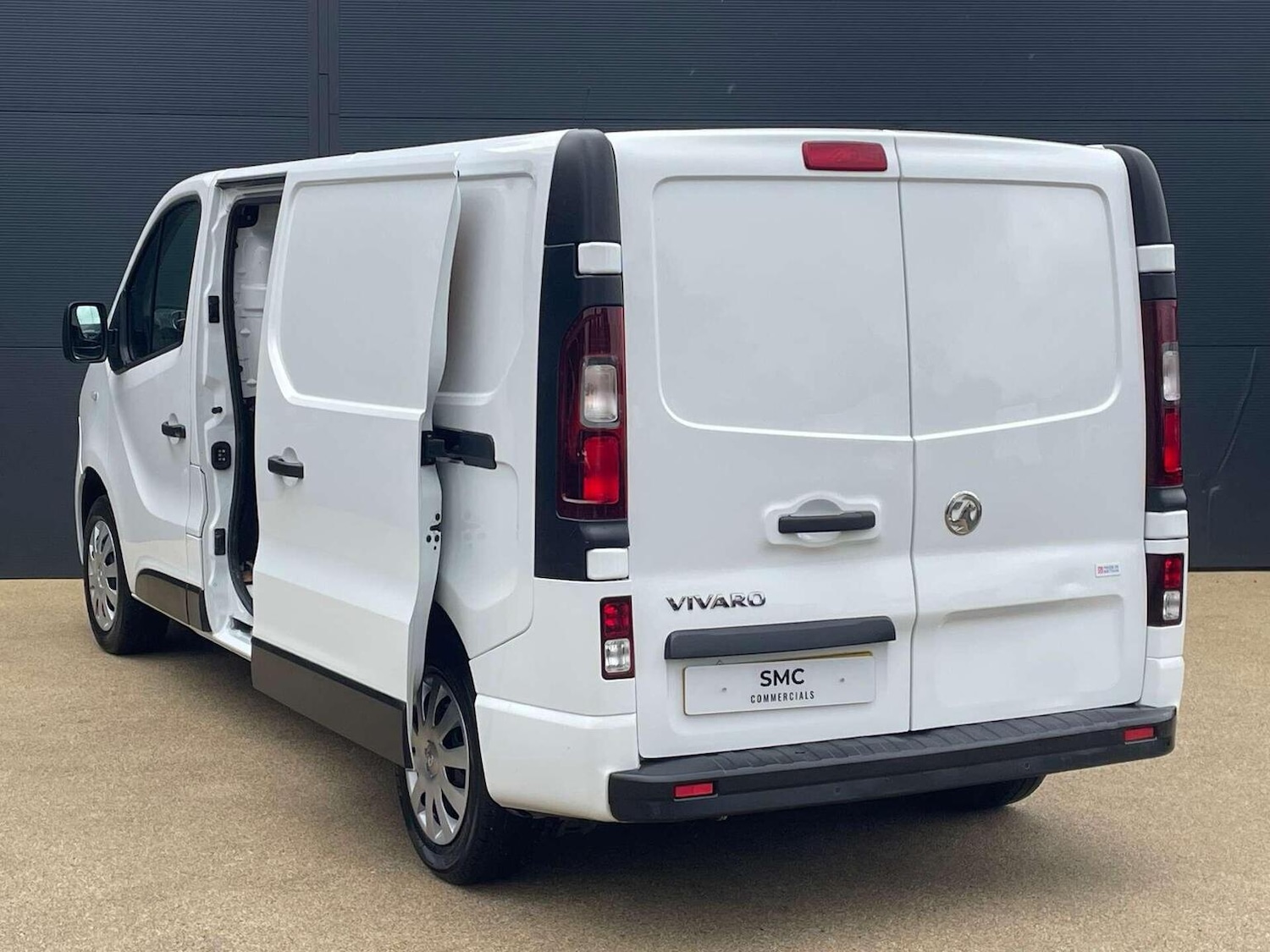 Used Vauxhall Vivaro 2018 for sale - 76483040: Photo 3