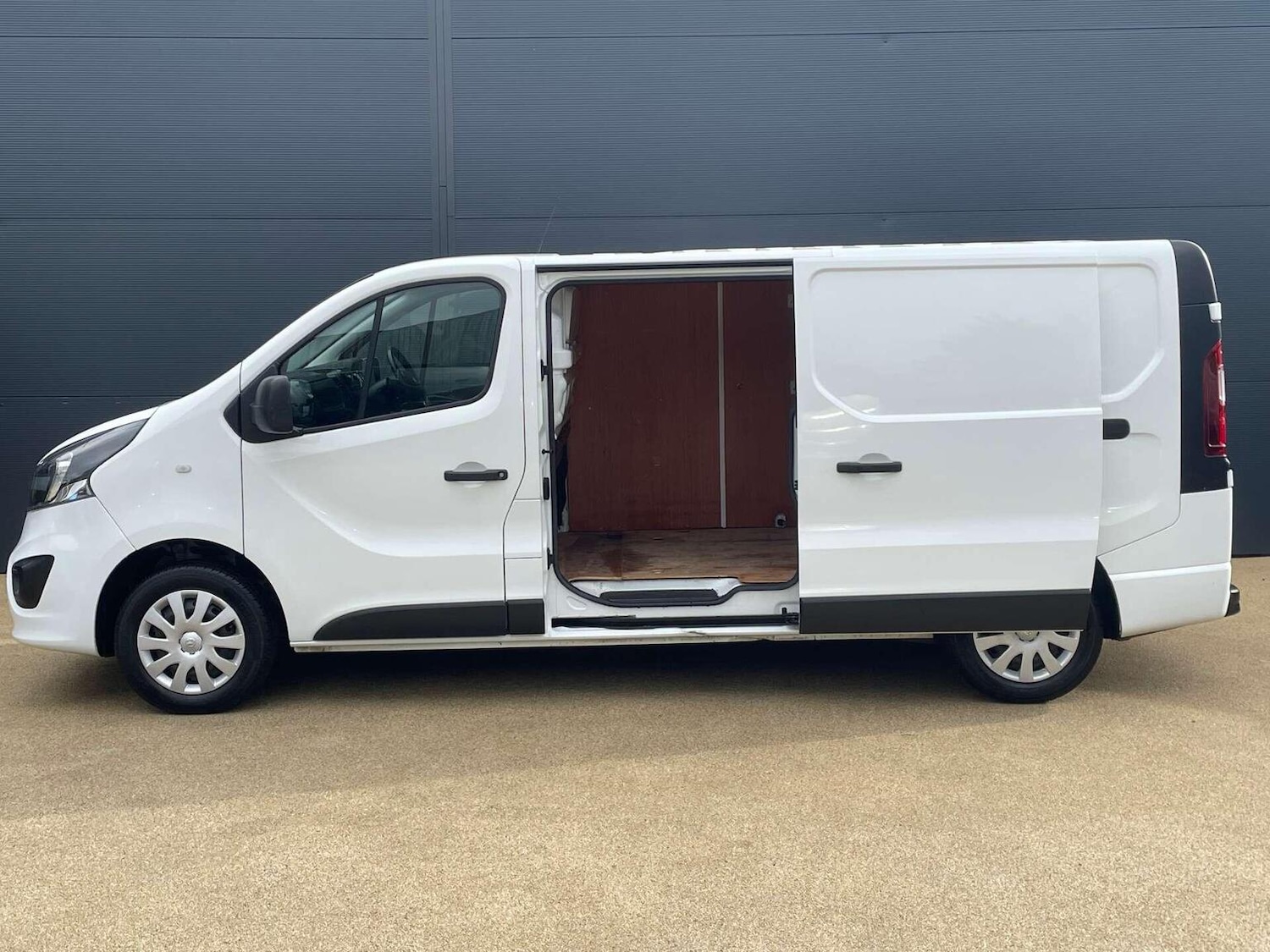 Used Vauxhall Vivaro 2018 for sale - 76483040: Photo 6