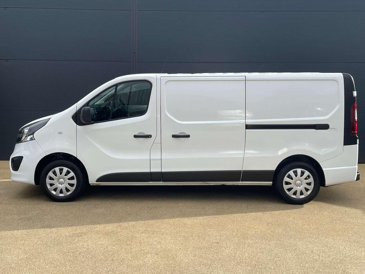Used Vauxhall Vivaro 2018 for sale - 76483040: Photo 7