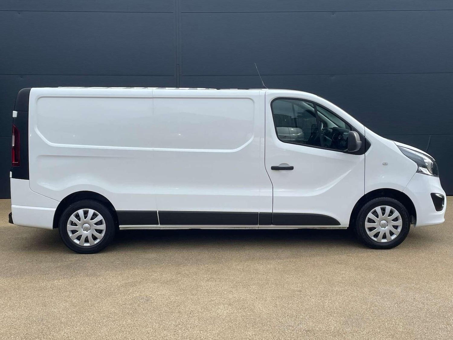 Used Vauxhall Vivaro 2018 for sale - 76483040: Photo 8