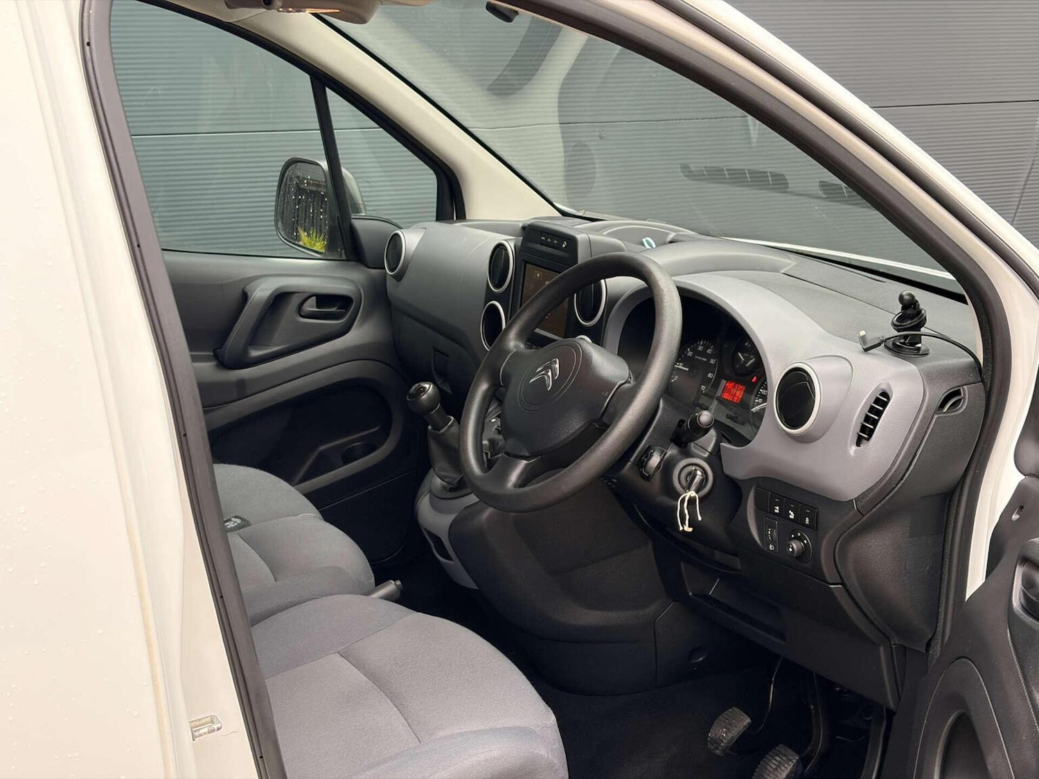 Used Citroen Berlingo 2016 for sale - 77830103: Photo 2