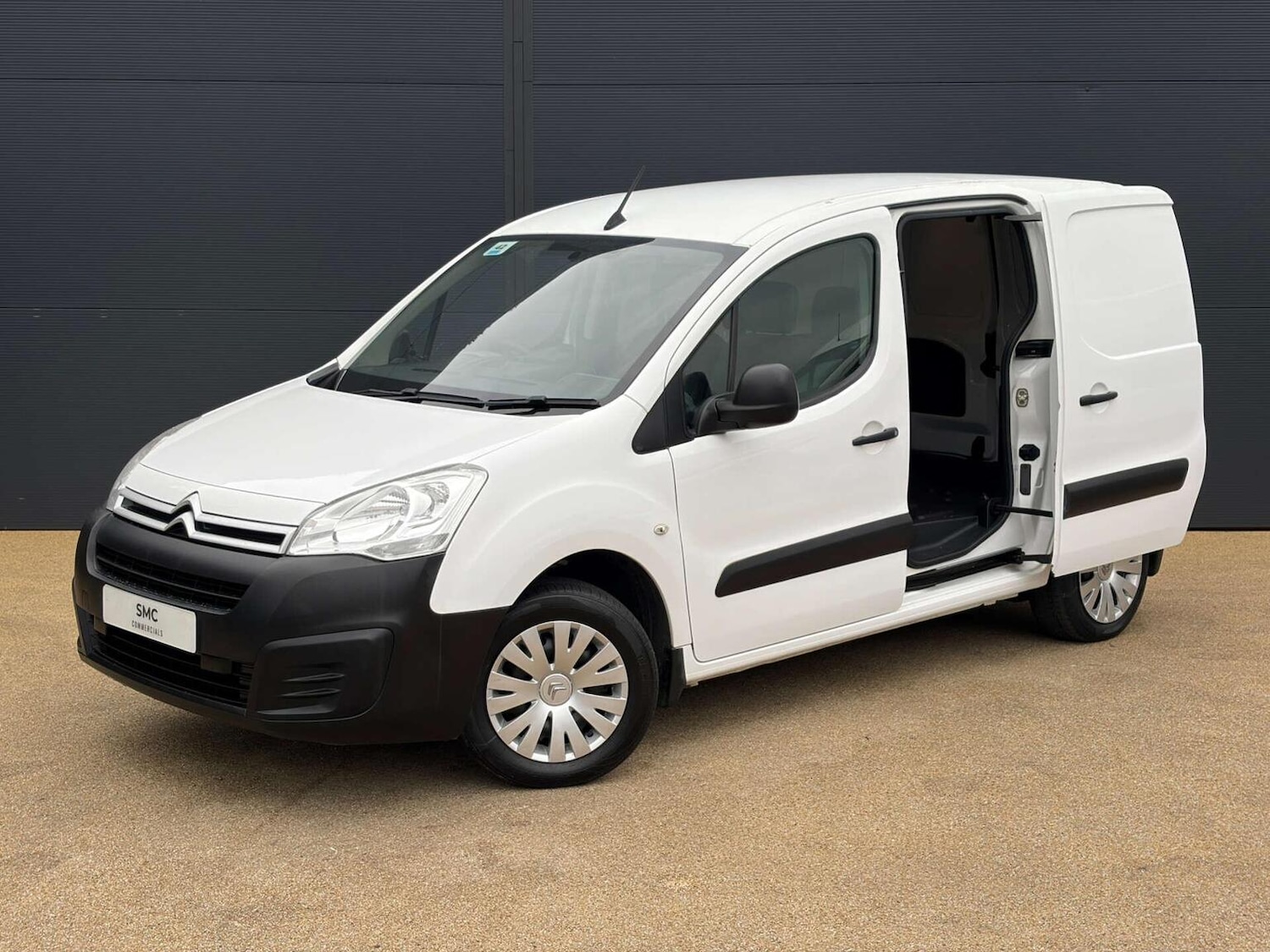 Used Citroen Berlingo 2016 for sale - 77830103: Photo 4