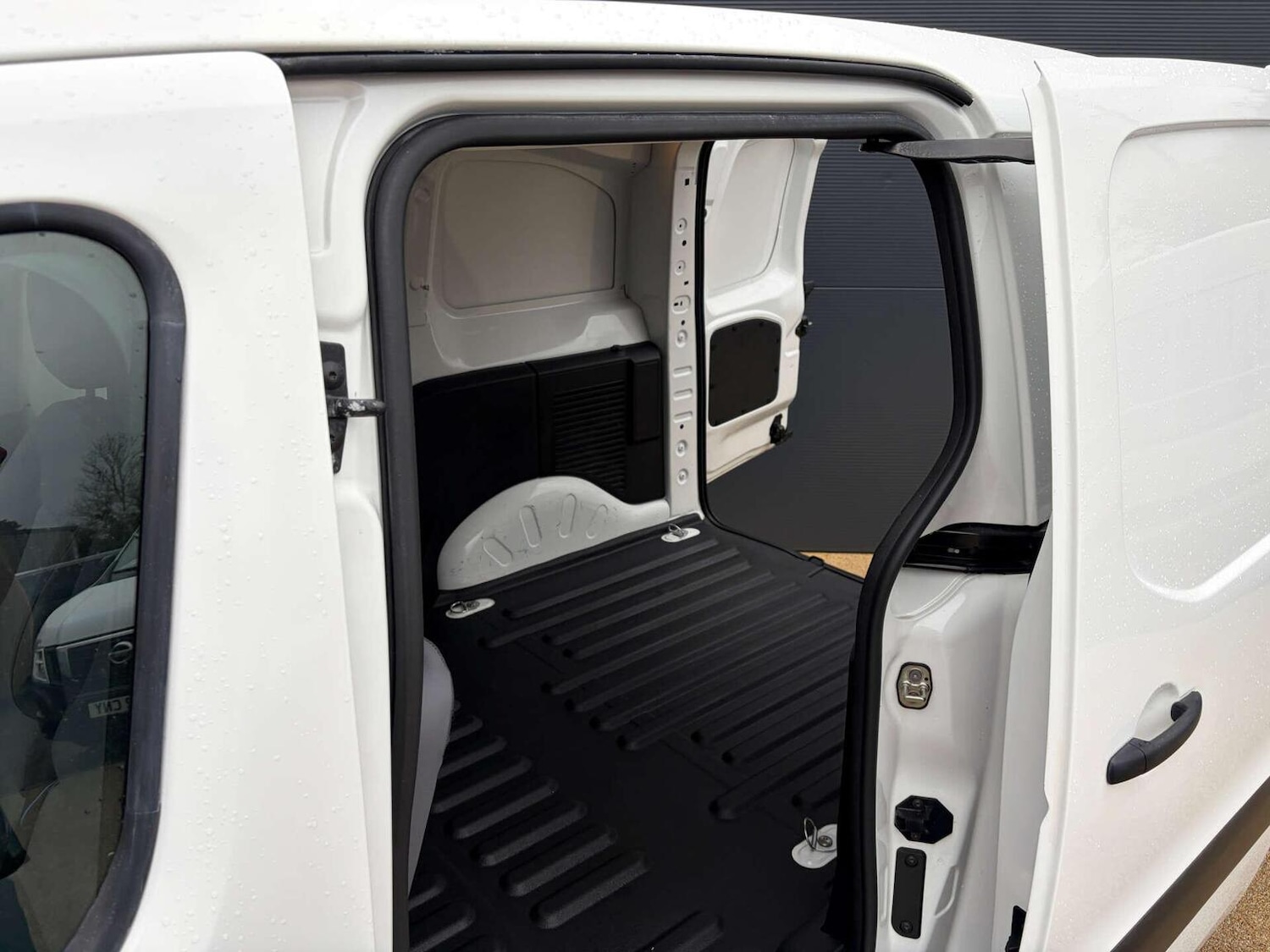 Used Citroen Berlingo 2016 for sale - 77830103: Photo 5