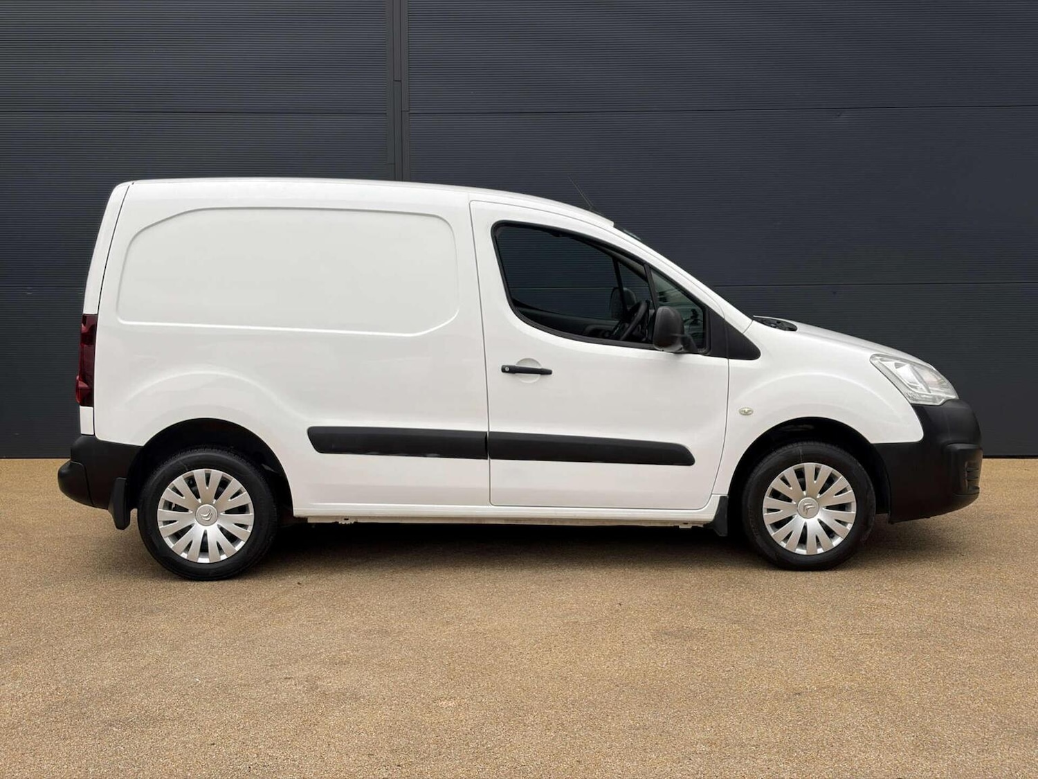 Used Citroen Berlingo 2016 for sale - 77830103: Photo 8