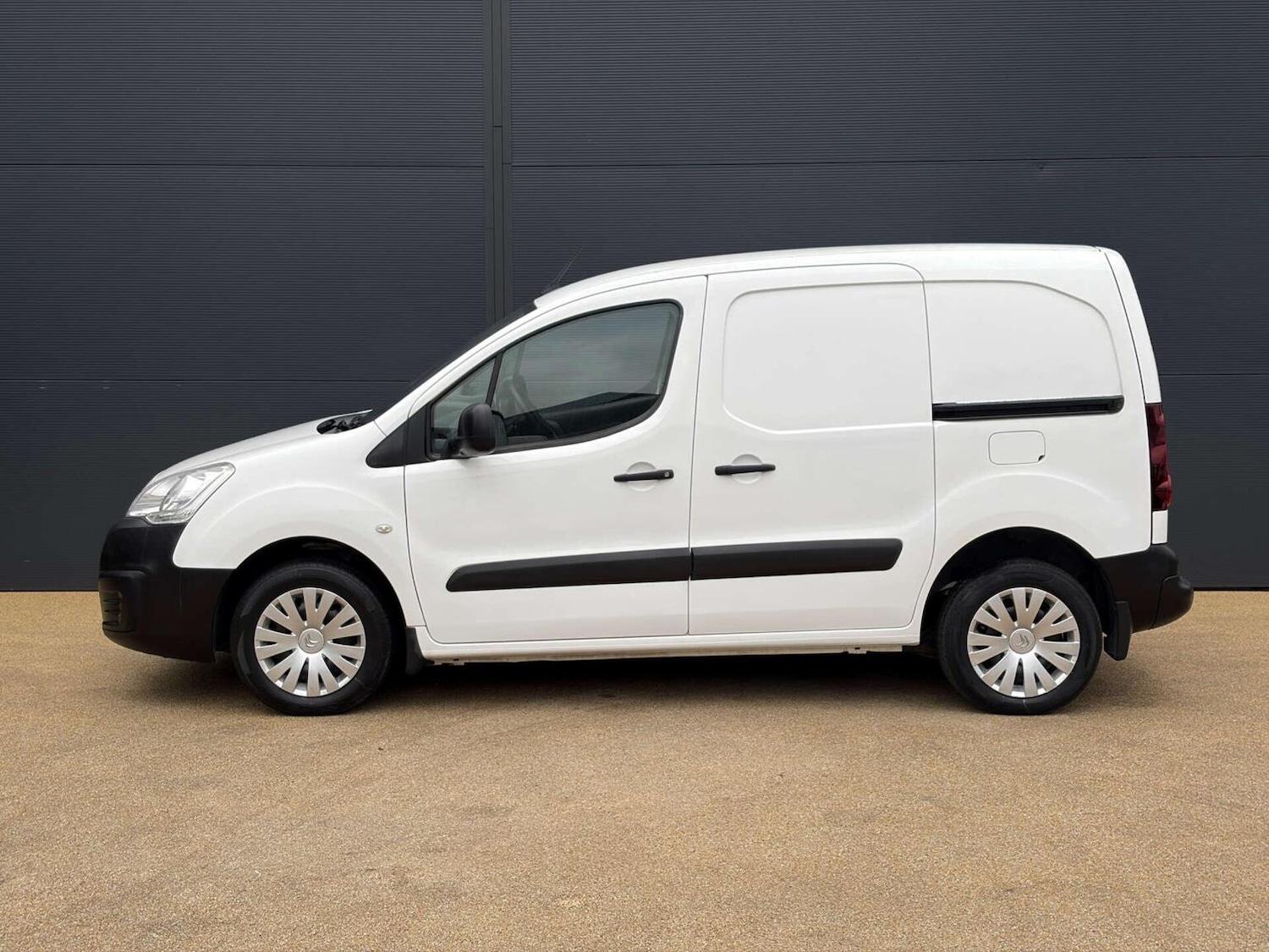 Used Citroen Berlingo 2016 for sale - 77830103: Photo 9