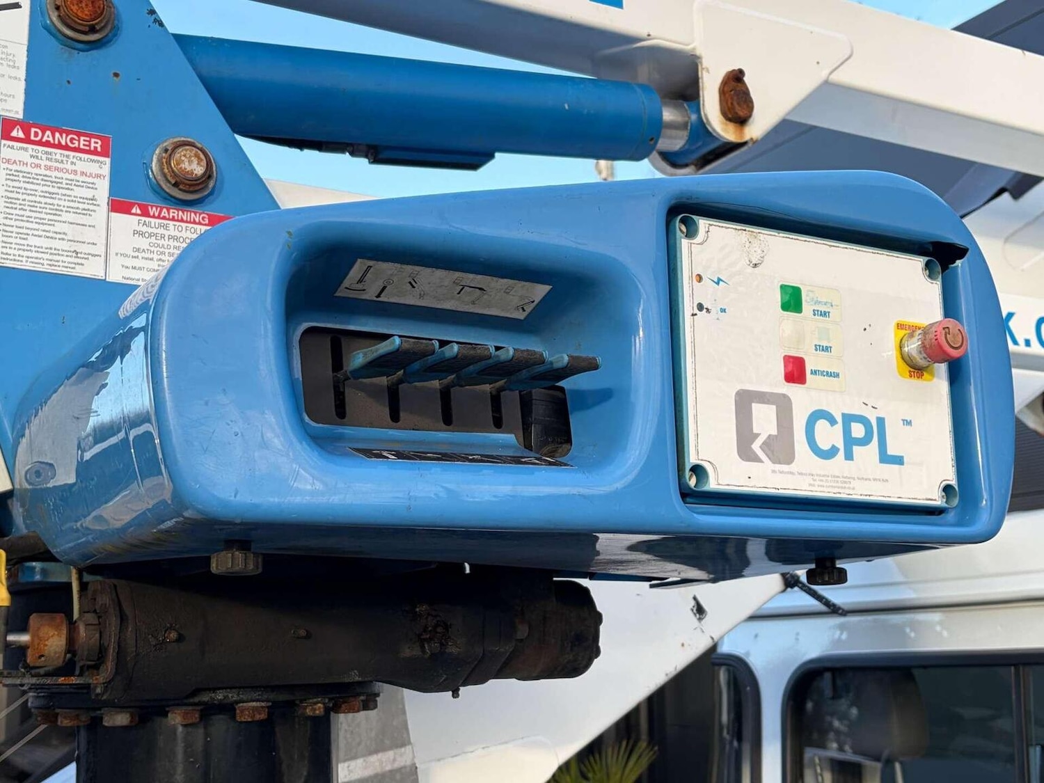 Used Land Rover Defender 2015 for sale - 77008186: Photo 11