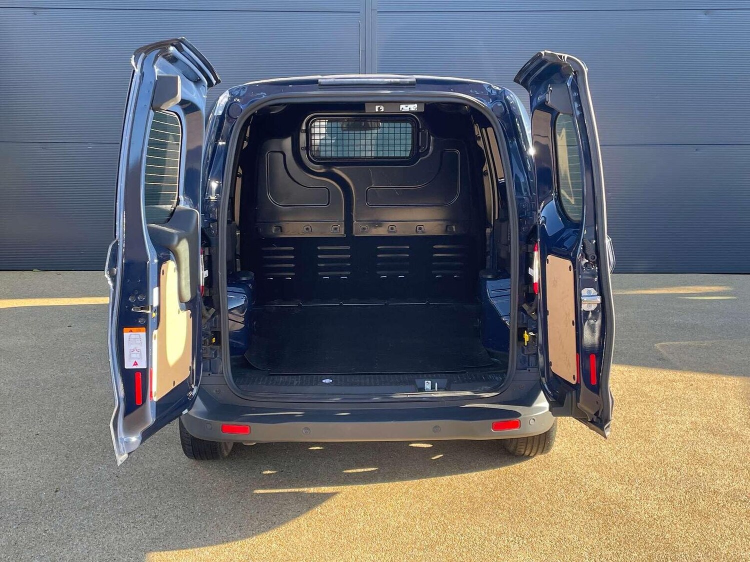 Used Ford Transit Courier 2019 for sale - 76957892: Photo 14